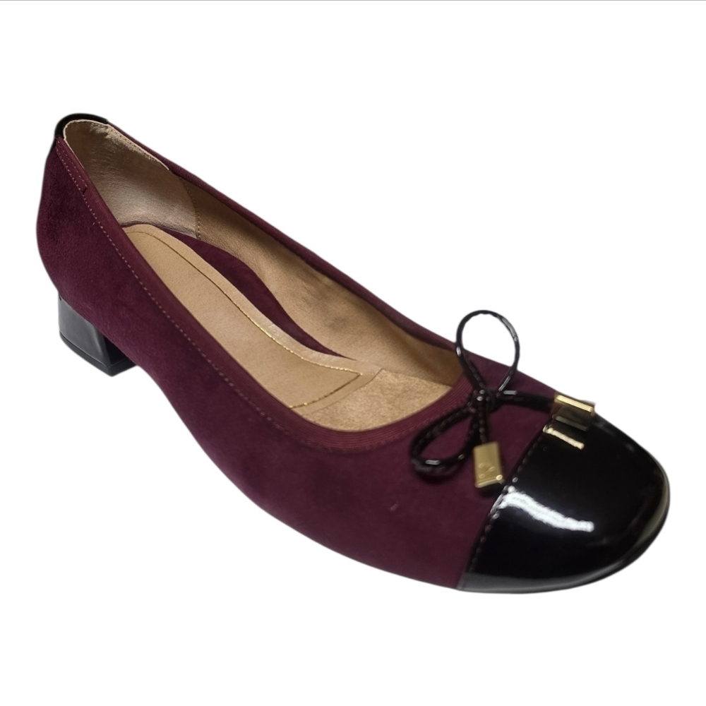 Vionic Daphne Merlot Leather Cap Toe Pump